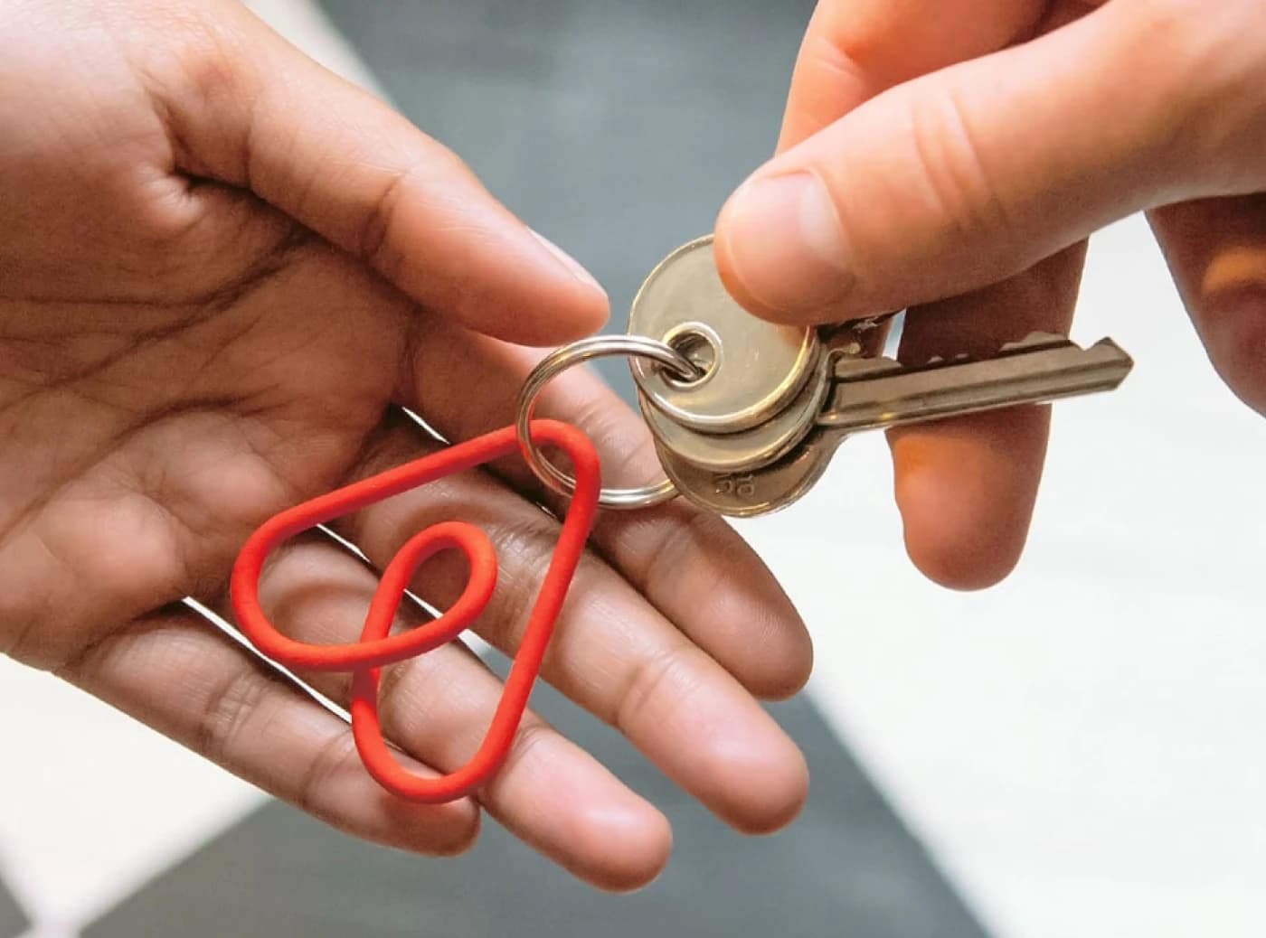 Screenshot of Airbnb Brand Identity